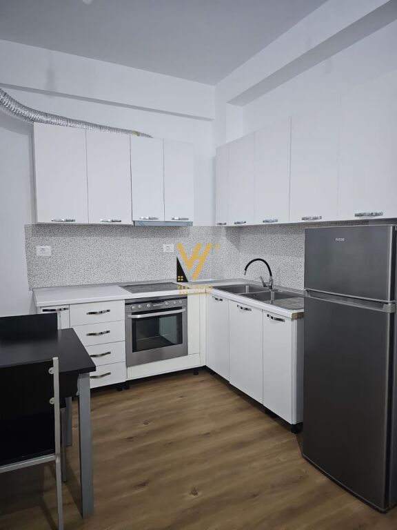 JEPET APARTAMENT 1+1+BLK ME QERA TEK KAIMI, ALI DEMI 40.000 LEKE