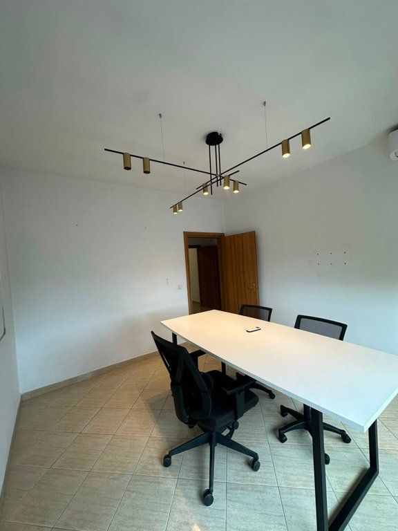Affitto, Locale per ufficio, Comune di Parigi, Tirana