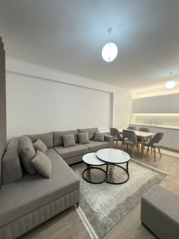 Jepet me qira 2+1+2+parking tek Oasis Unaza e Re