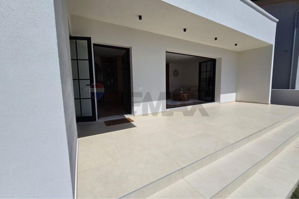 One-story villa for sale in Paskuqan
