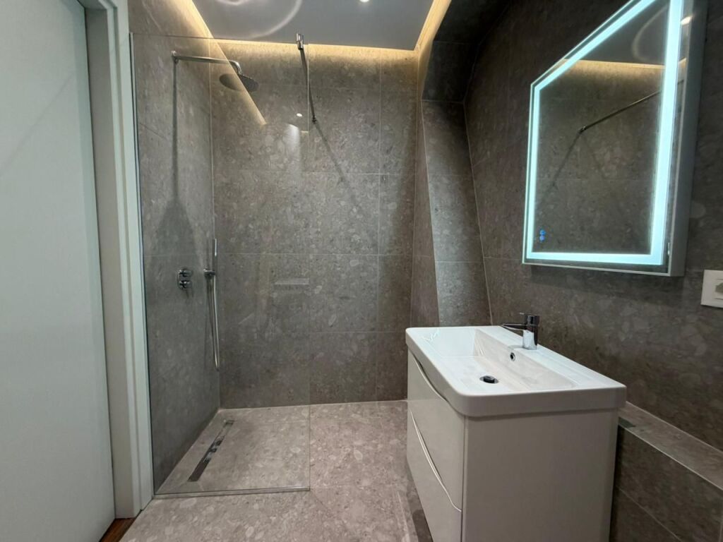 Appartamento 2+1 in affitto presso Garden Buliding Residence a 21 Dhjetori.