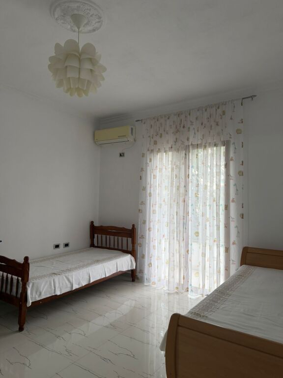 Affitto | Shtëpi private 2 + 1 | Sauk | 500 €/mese