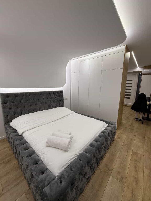 Garsioiere Me Qera Tek 21 Dhjetori (ID BG139) Tirane