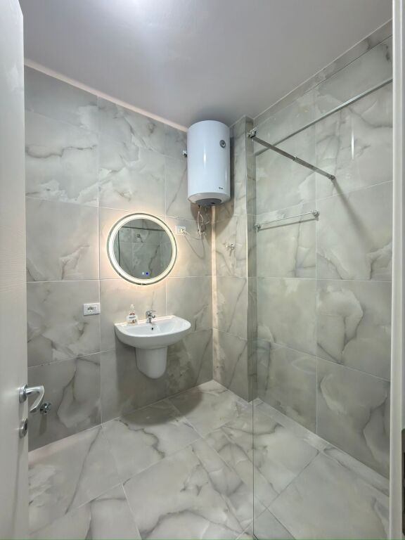 Jepet me qira 2+1+2+parking tek Oasis Unaza e Re