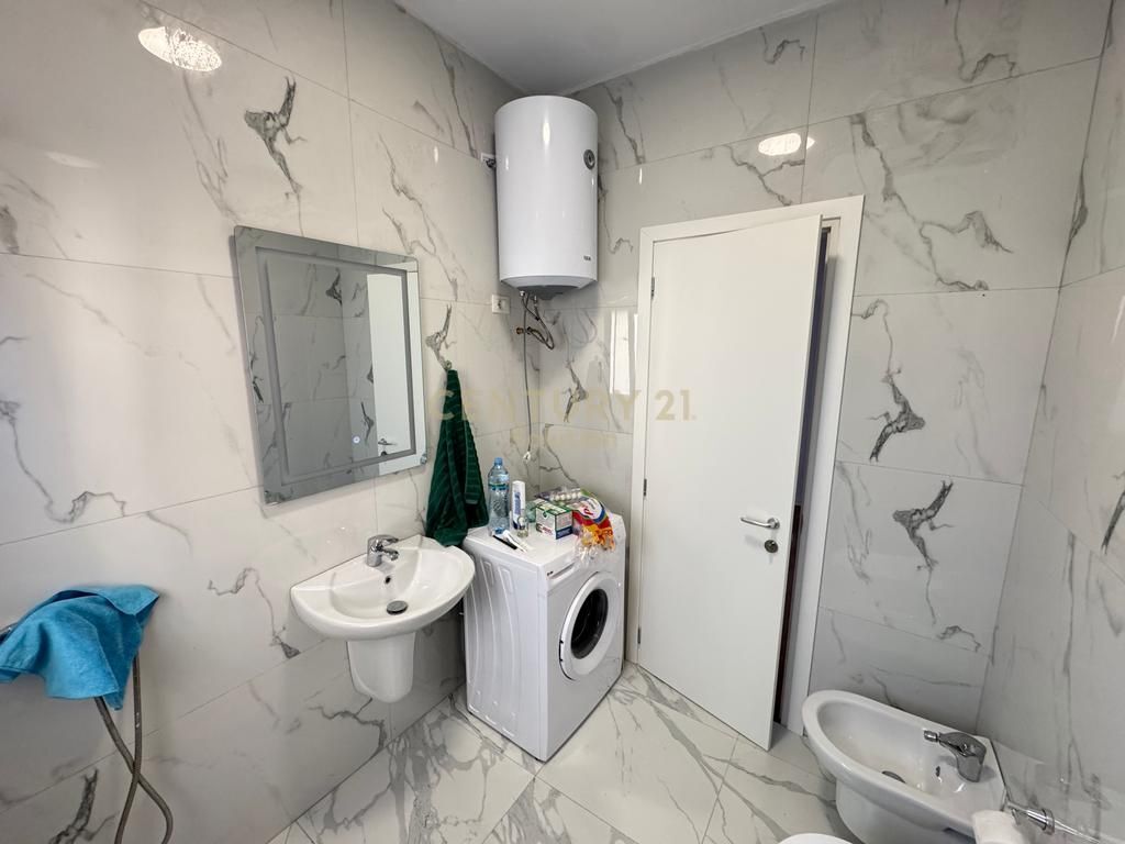 AFFITTASI APPARTAMENTO 2+1+2+VERANDA A XHAMLLIK !