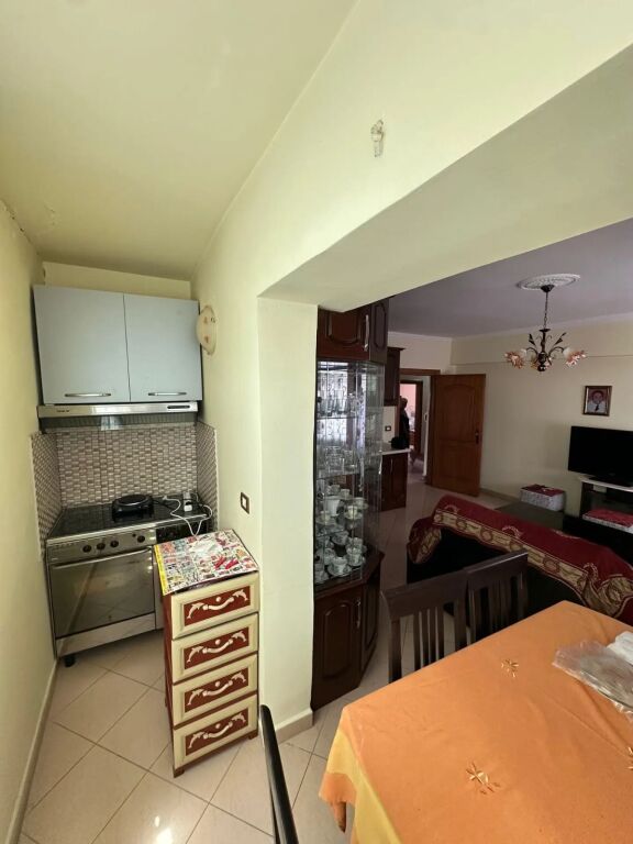AFFITTASI APPARTAMENTO 2+1, VICINO ALLA FILIALE, DURRES.