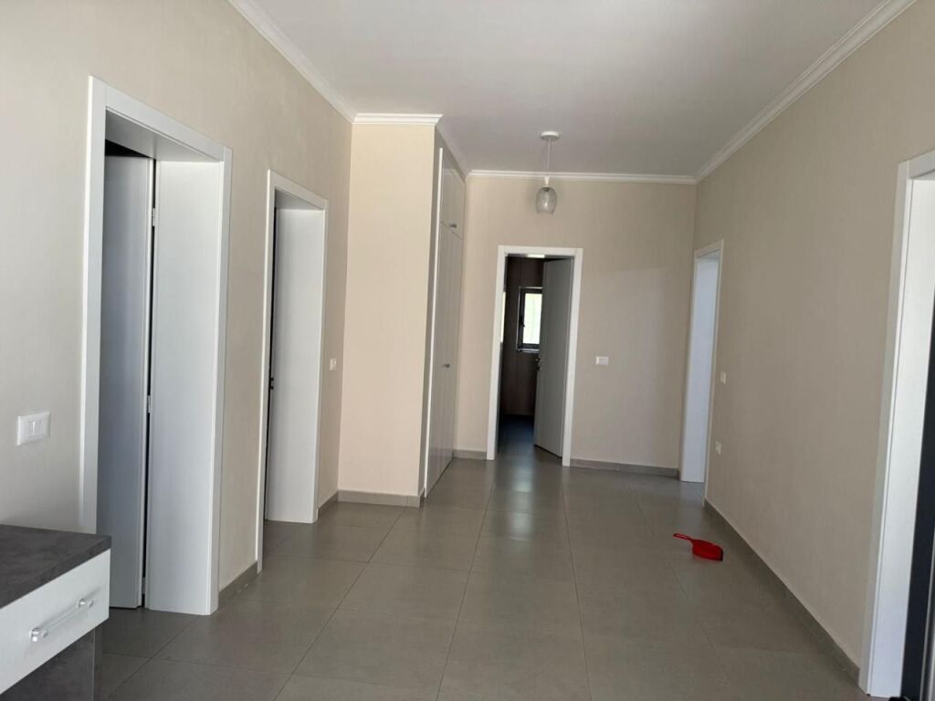 Villa 3+1, new sauk near the mosque, with parking, 800 euros