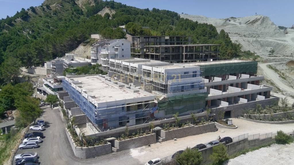 Villa con piscina in vendita a Currila Coast, Durrës (Ballore sul mare) !