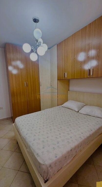 Disponiamo di un appartamento 3+1 in affitto in Via Fortuzi