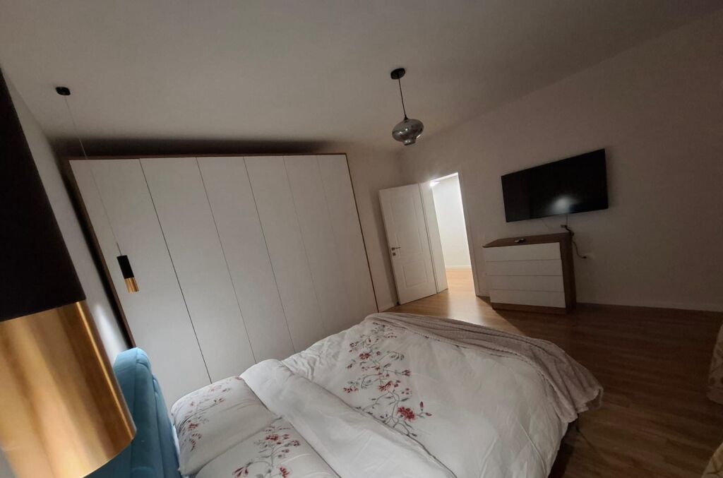Qera | Shtëpi private 1 + 1 | Tregu Elektrik | 600 €/muaj
