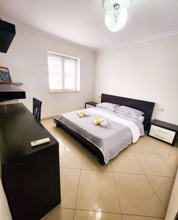 We rent a 3+1 apartment at Pazari i Ri
