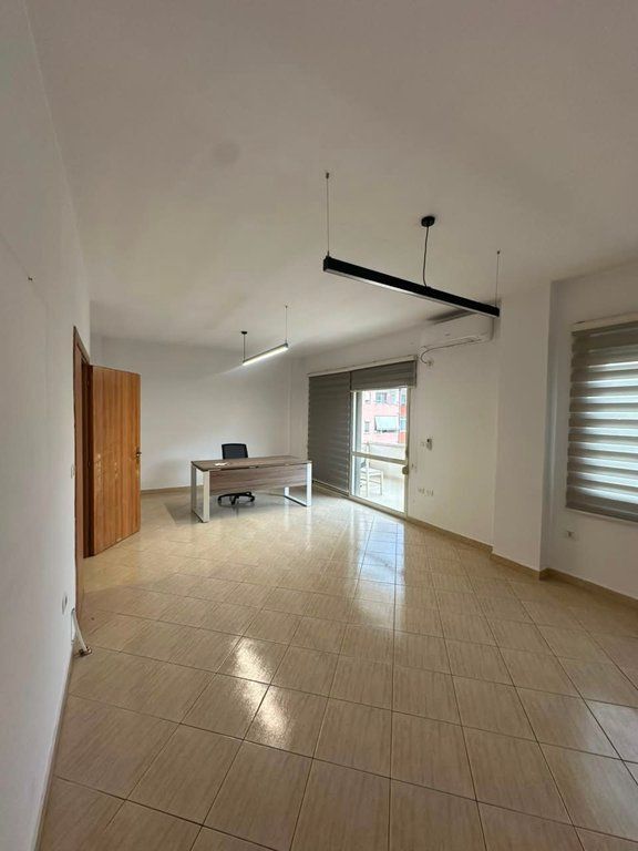Affitto, Locale per ufficio, Comune di Parigi, Tirana
