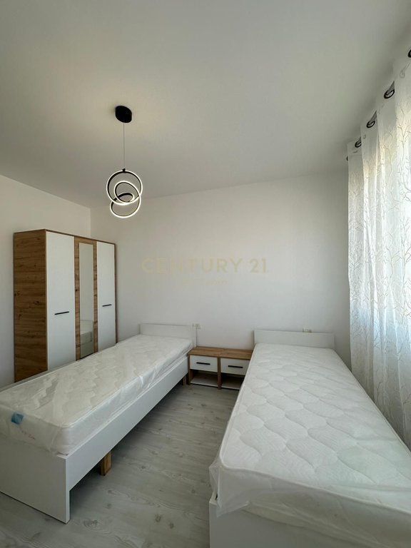 Appartamento 3+1+2 in affitto vicino al Mercato Industriale di Durazzo 800 € /Mese