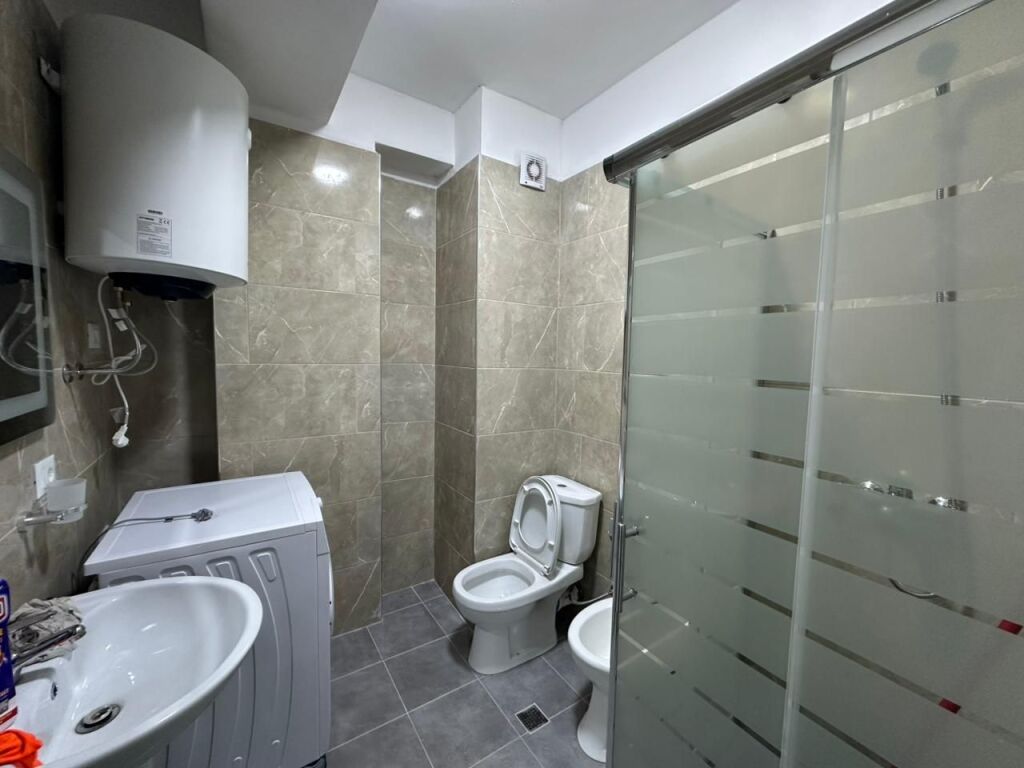Apartament 3+1 per qira tek Rruga 5-Maji.
