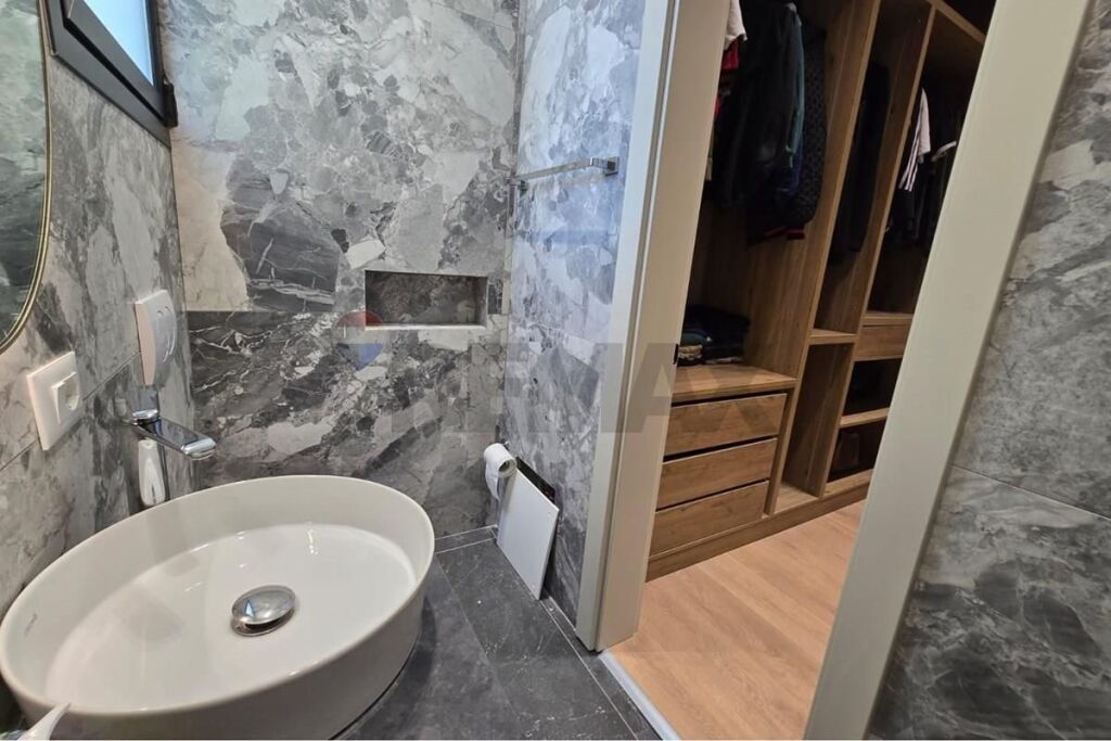 Villa for sale , Paskuqan
