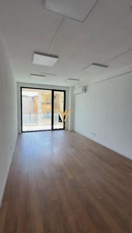 UFFICIO 116 M2 IN AFFITTO A MINE PEZA 900 EURO