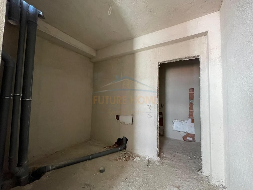 FOR SALE APARTMENT 2+1+2 , WHITE TOWER , KOMUNA PARISIT