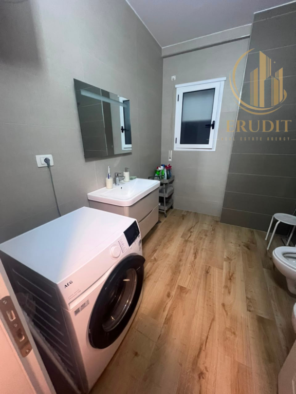 🏡 Appartamento in Affitto a Lungomare, Vlora  Prima Linea Mare 🌊