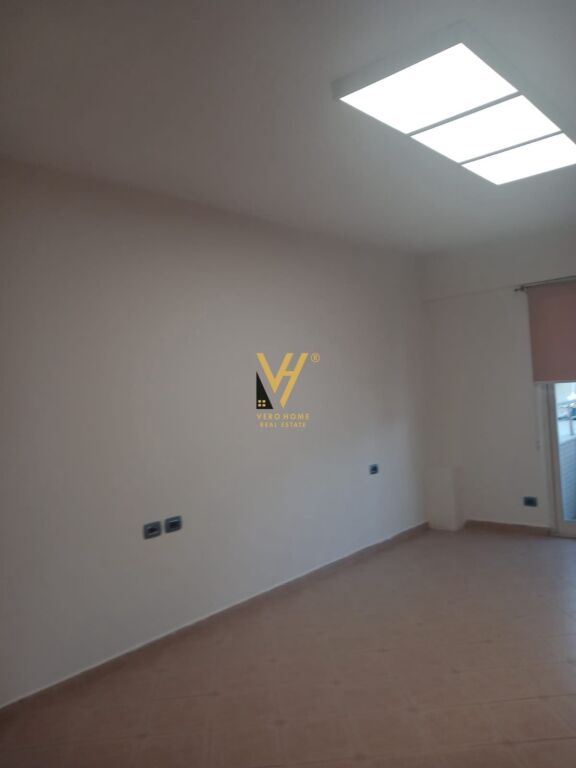 UFFICIO 70 M2 IN AFFITTO A MYSLYM SHYR 60.000 LEKE