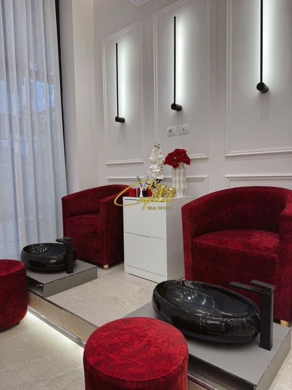 AMBIENTE COMMERCIALE IN AFFITTO 50 M2 ASTIR 600 EURO