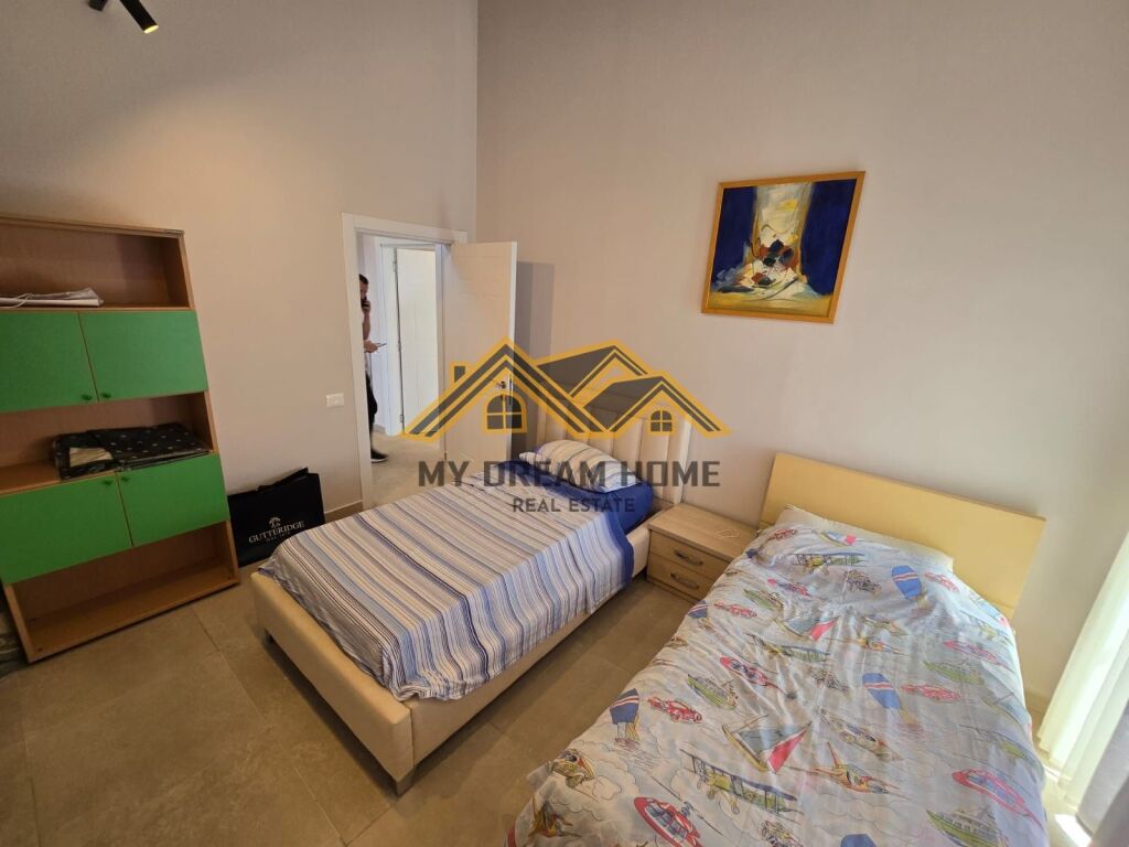IN VENDITA MONOLOCALE CON PISCINA 3+1+2+ VERANDA SPIAGGIA DURRES COMPLESSO PRIVATO