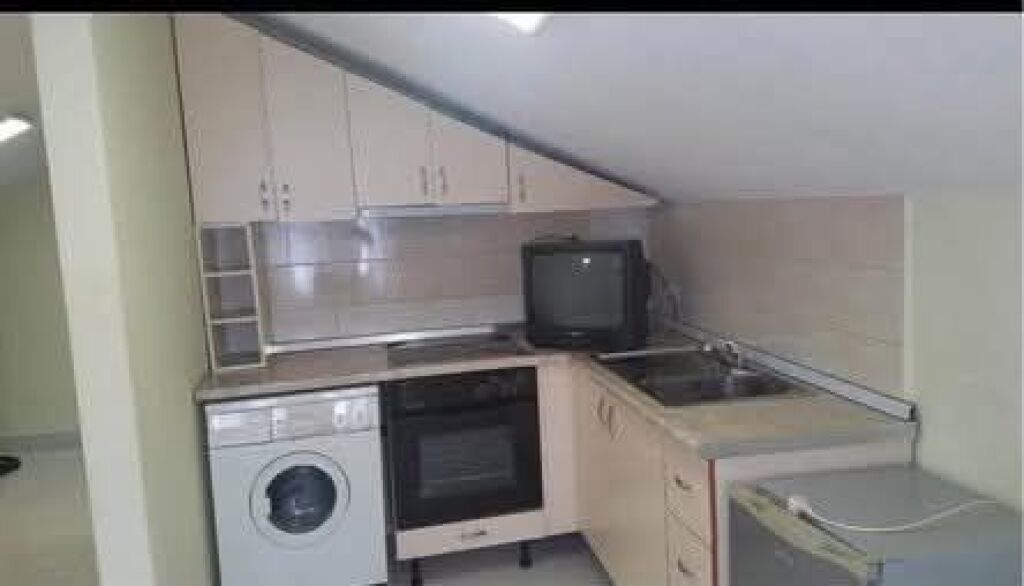 MONOLOCALE IN AFFITTO - VIA 5 MAGGIO, TIRANA