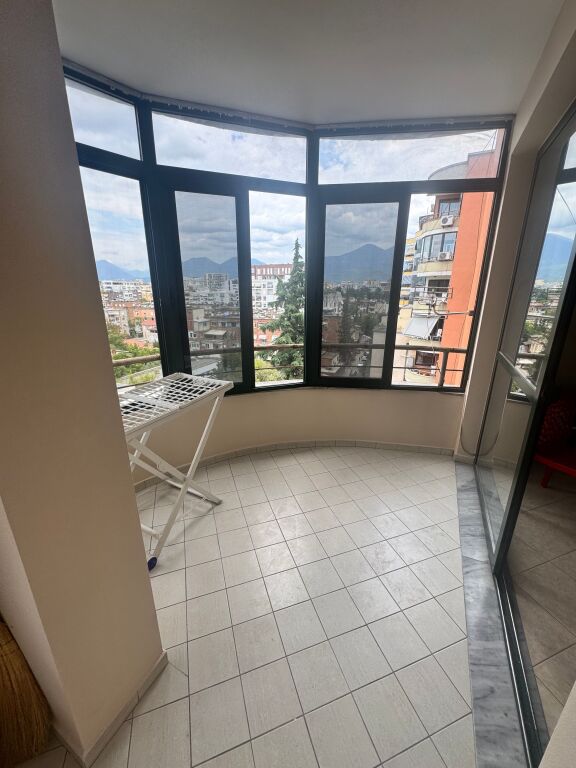 Jepet me qera apartament 1+1 te 21 Dhjetori te Joena