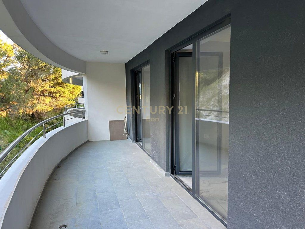 IN VENDITA APPARTAMENTO 2+1+2 CON VISTA MARE PRESSO "WHITE HILL RESIDENCE" A CURRILA !