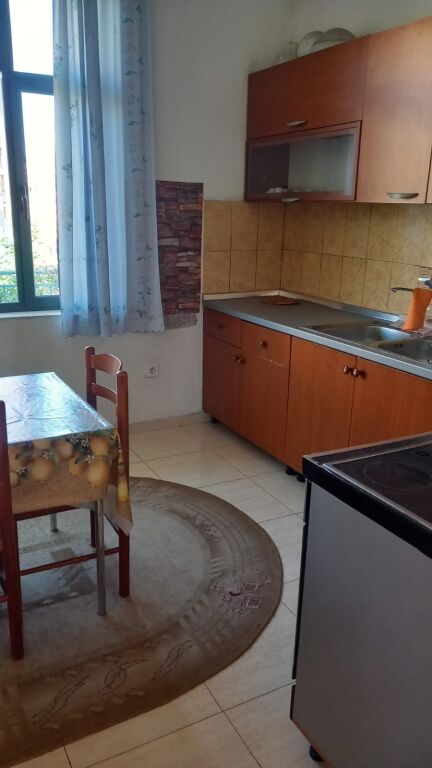 Affitto | Shtëpi private 2 + 1 | Rruga Bajram Allaraj | 400 €/mese
