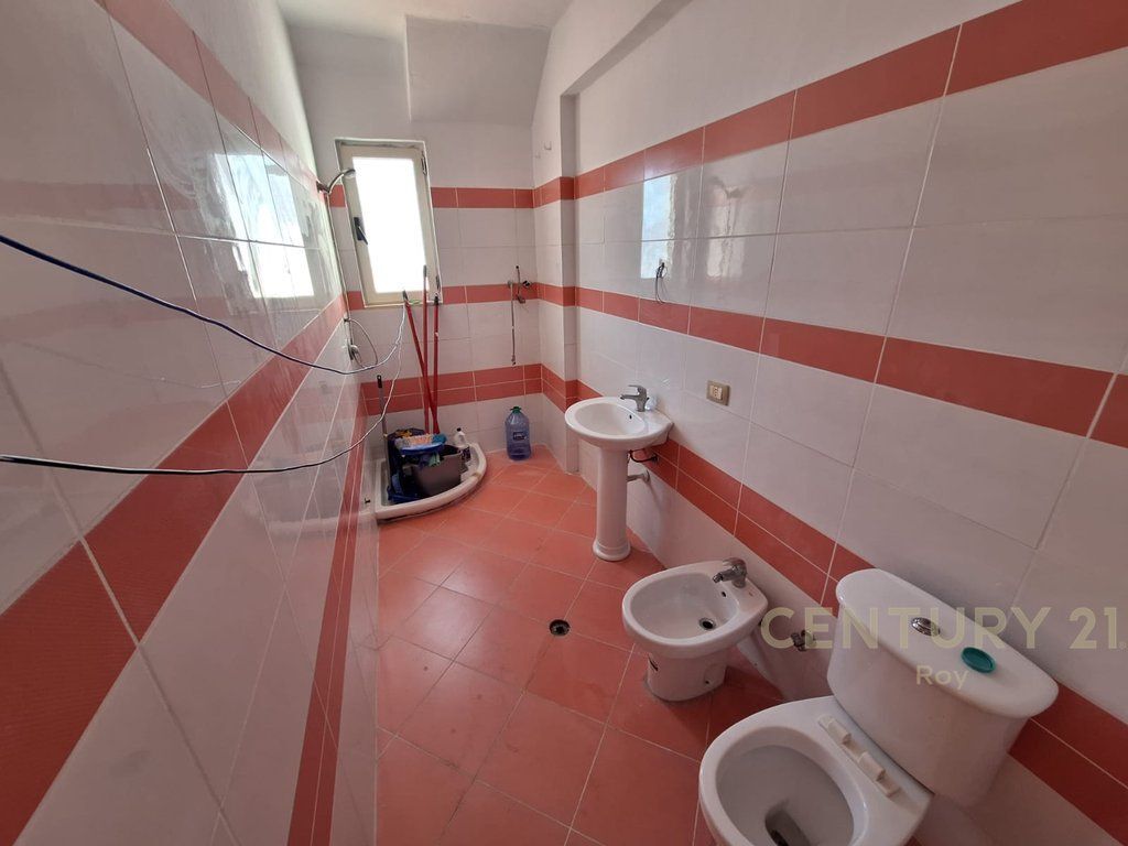 Appartamento 2+1 in vendita Via Mujo Ulqinaku, Durrës - 150000€ | 107 m²