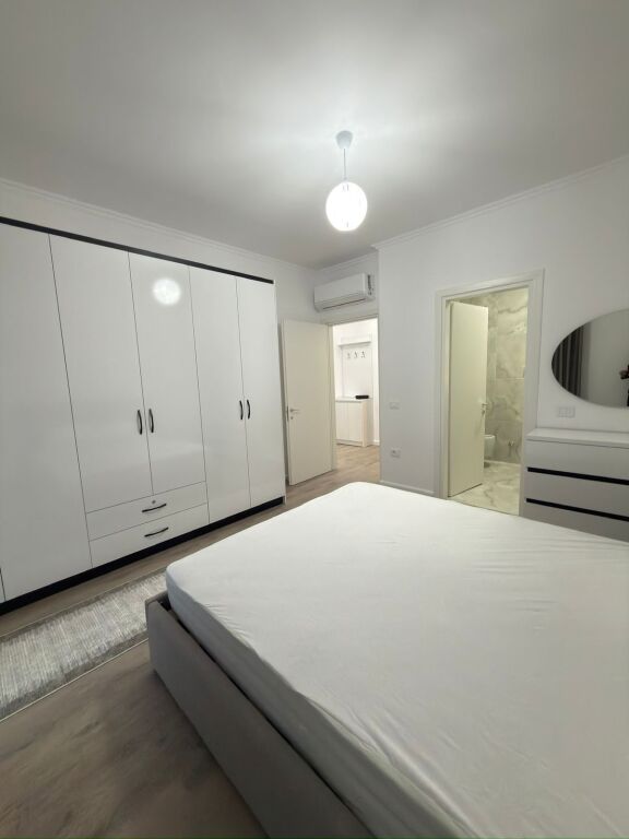 Jepet me qira 2+1+2+parking tek Oasis Unaza e Re