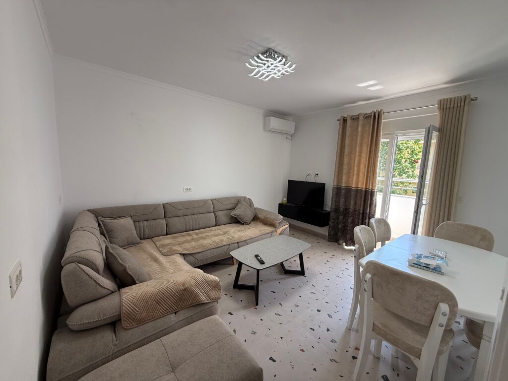 Appartamento 2+1 con due Bagni a Durazzo