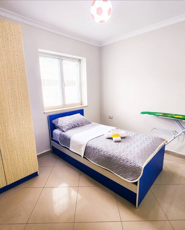 We rent a 3+1 apartment at Pazari i Ri