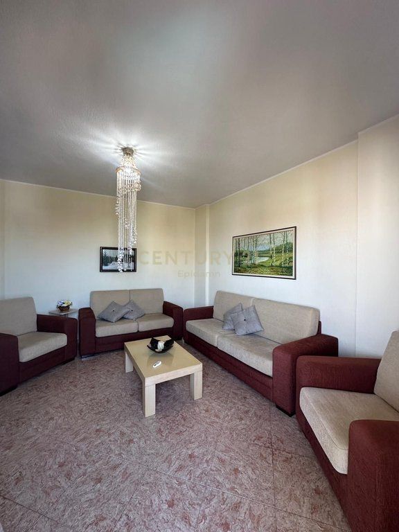 Appartamento 2+1+2 In Affitto al Mercato di frutta e verdura, Durrës - 450€ | 138 m²