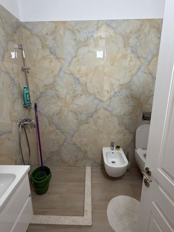🏡 Shitet Apartament 2+1+2 në Fresk, pranë Restorant Murages – Ballkon i Madh 14 m², 170.000 €