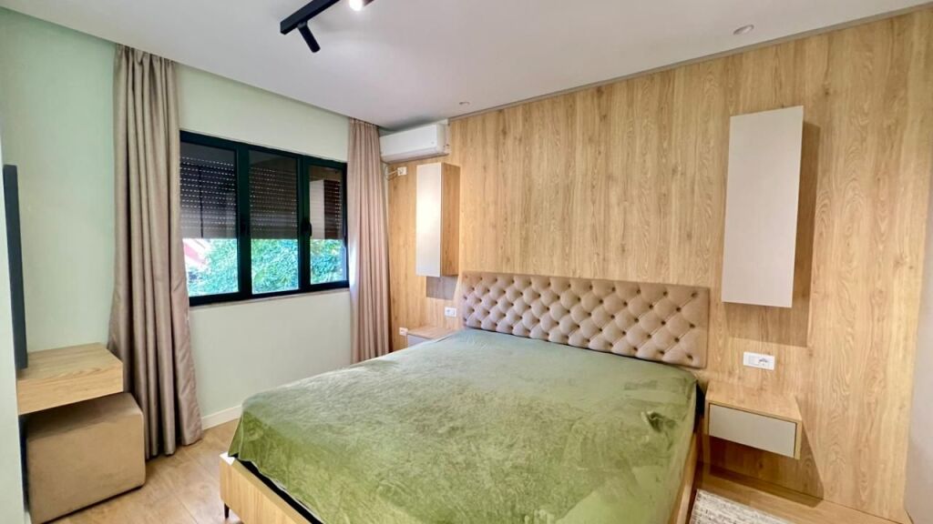 IN AFFITTO: Appartamento 1+1 📍 Komuna e Parisit (Vicino al Bar Oslo) – 2° Piano – 70.000 Lek/Mese – 70 m² – 100% Nuovo e Recentemente Ristrutturato ✨