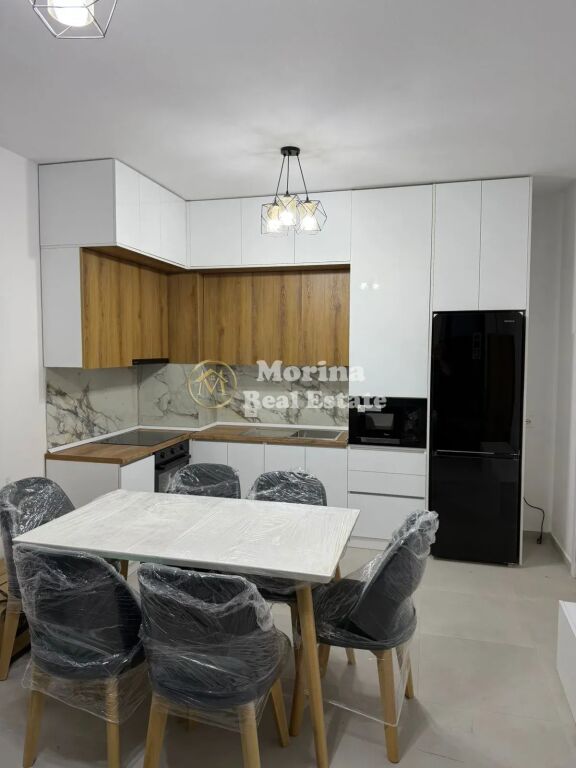 Affitto | Apartament 2 + 1 | Rruga 5 Maji | 600 €/mese