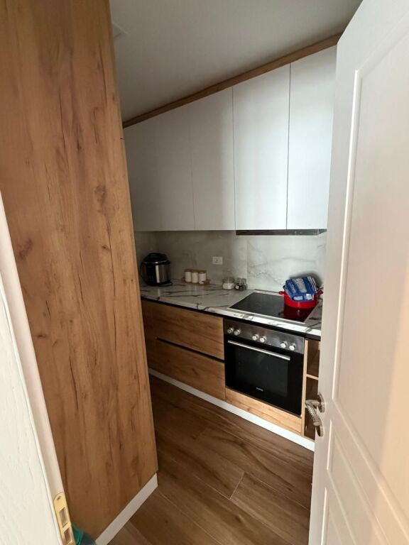 🏡 Shitet Apartament 2+1+2 në Fresk, pranë Restorant Murages – Ballkon i Madh 14 m², 170.000 €