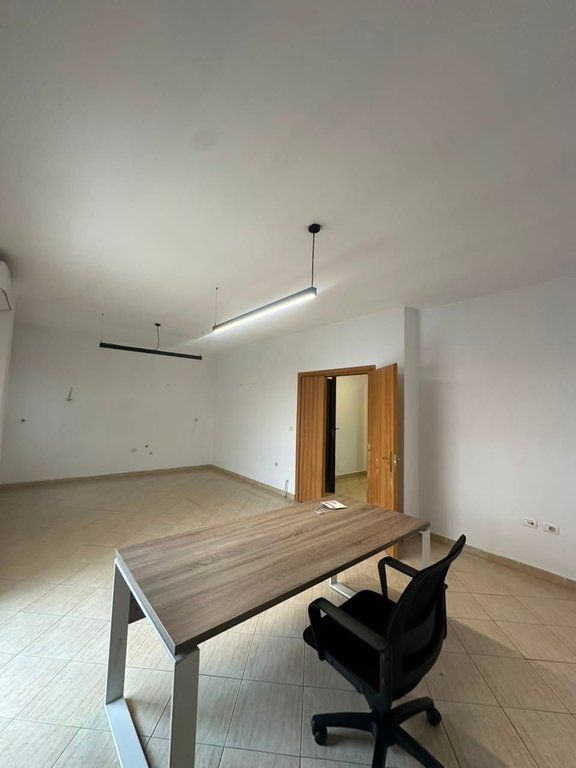 Affitto, Locale per ufficio, Comune di Parigi, Tirana