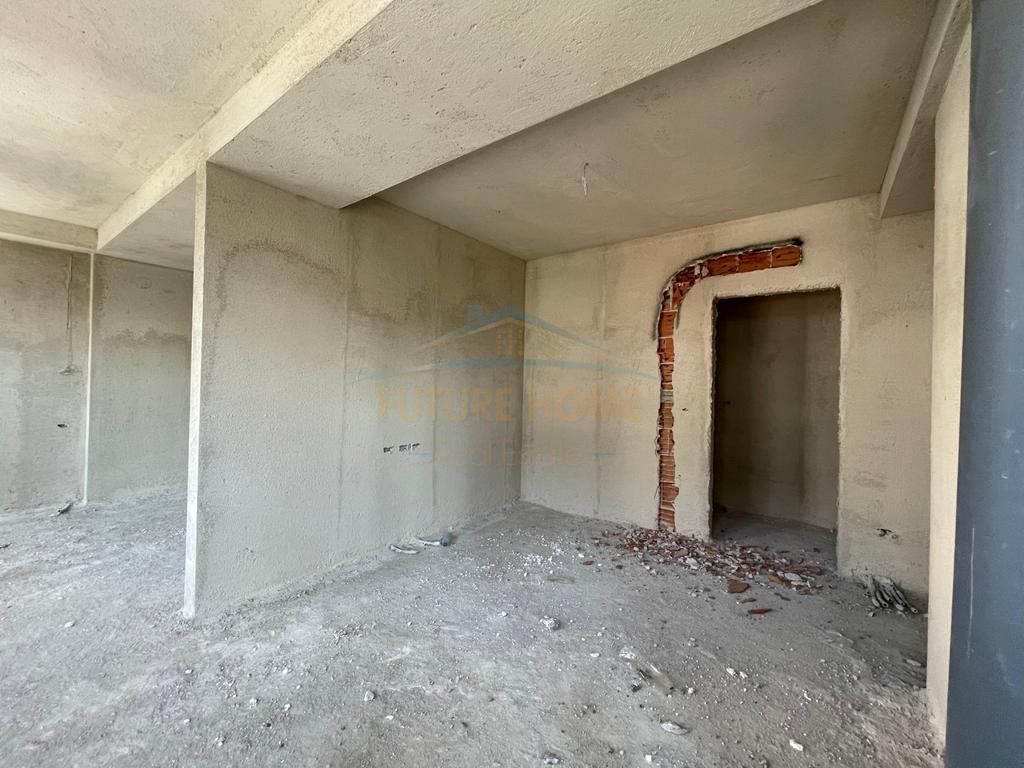 FOR SALE APARTMENT 2+1+2 , WHITE TOWER , KOMUNA PARISIT