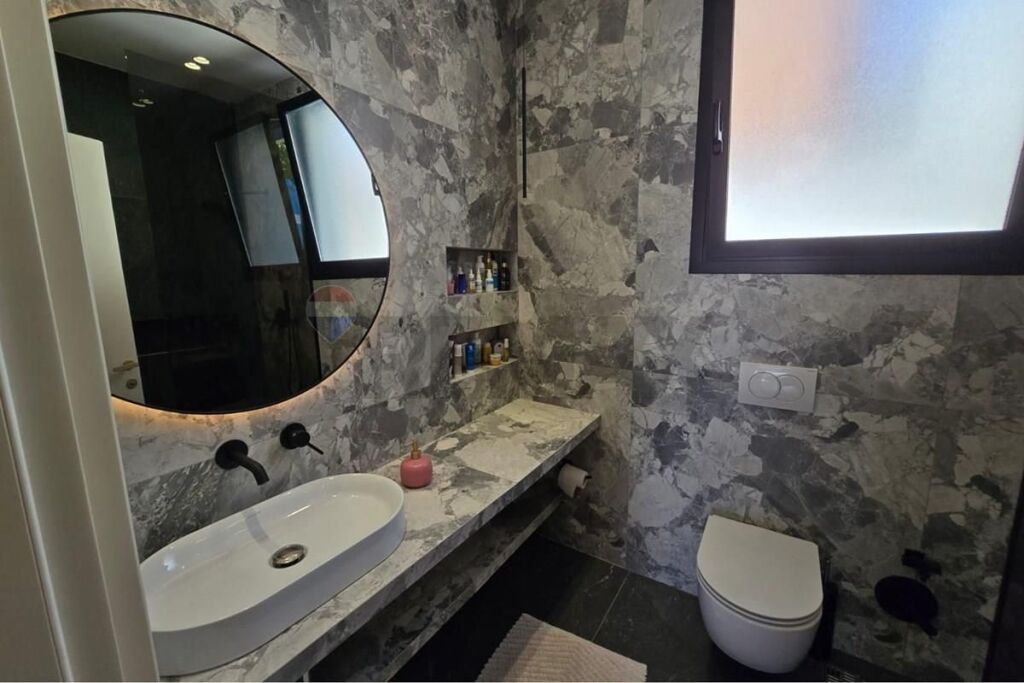 Villa for sale , Paskuqan
