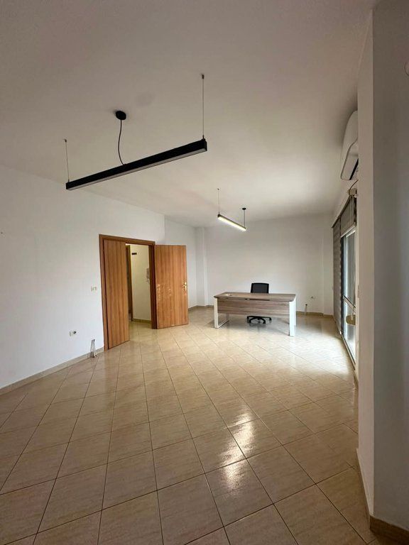 Affitto, Locale per ufficio, Comune di Parigi, Tirana