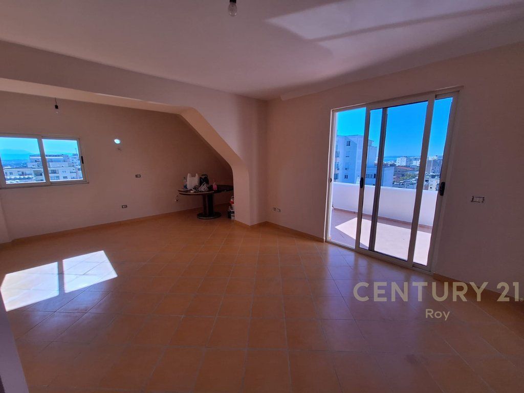 Appartamento 2+1 in vendita Via Mujo Ulqinaku, Durrës - 150000€ | 107 m²