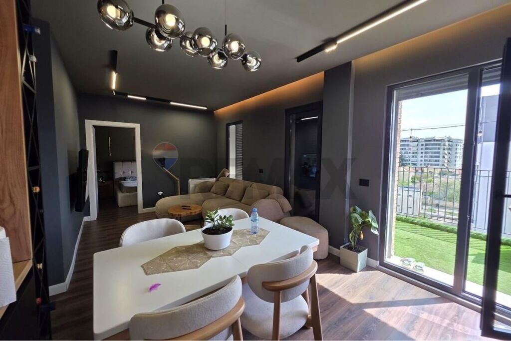 Shitet apartament 2+1 plus verande, Tregu Elektrik