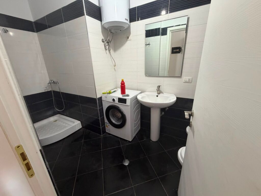 Jepet me qira Apartament 1+1 ne astir