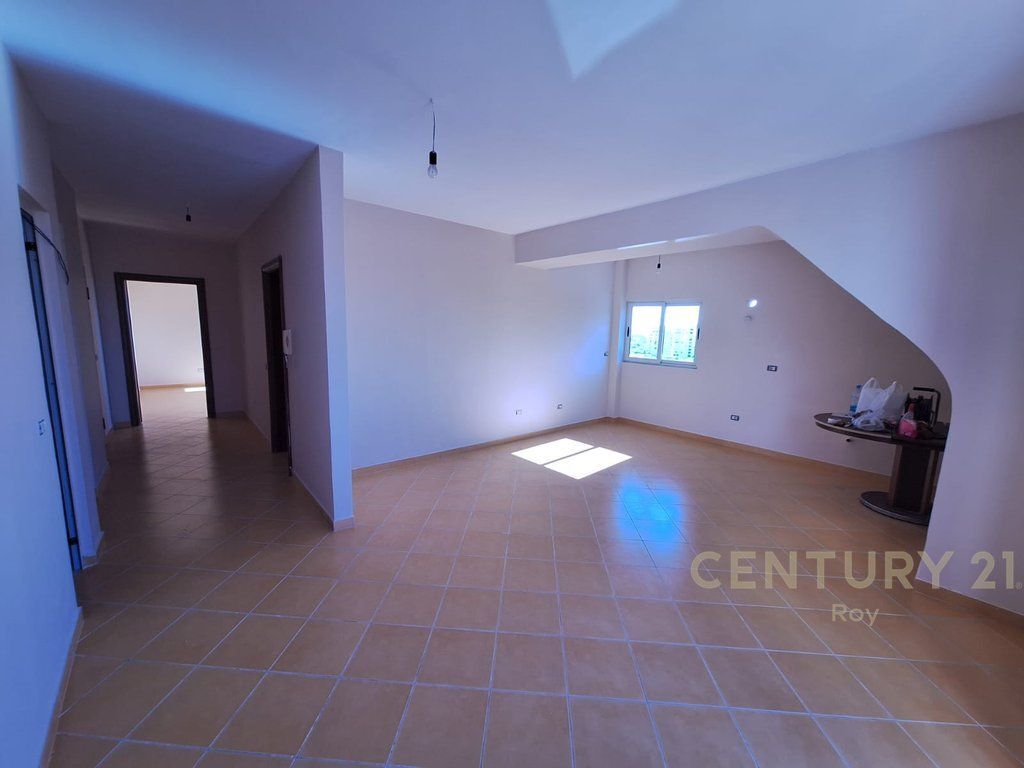 Appartamento 2+1 in vendita Via Mujo Ulqinaku, Durrës - 150000€ | 107 m²
