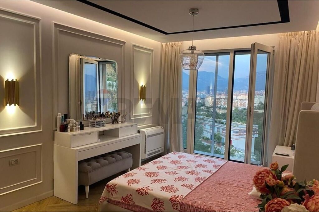 VILLA CON PISCINA IN AFFITTO A KODRA DIELLIT!