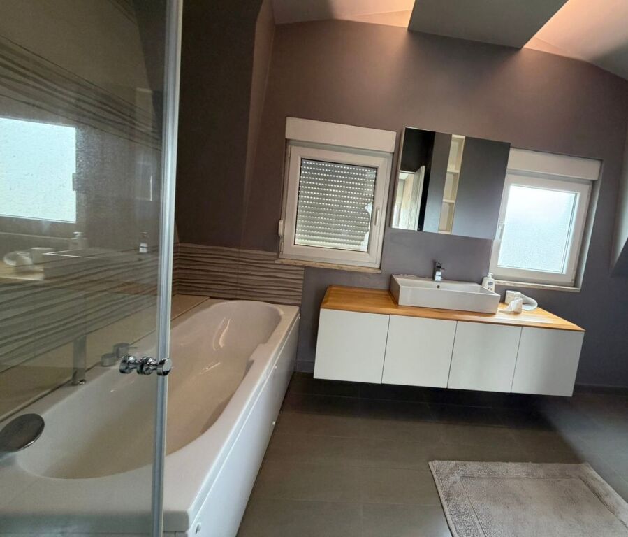 VILLA FOR RENT, TEG