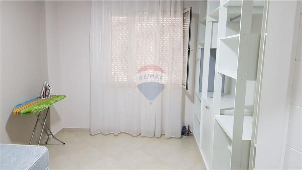 Appartamento 2+1+2 con veranda al Lago Secco!