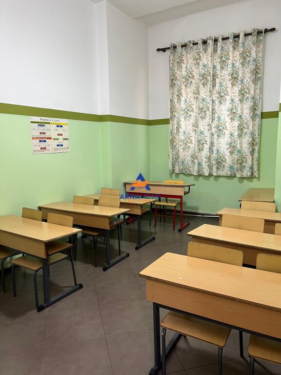 LOCALE COMMERCIALE IN AFFITTO 160M2 "RRUGA RIZA CEROVA, VICINO ALLA SCUOLA 4 DESHMORET" 120.000 LEKE